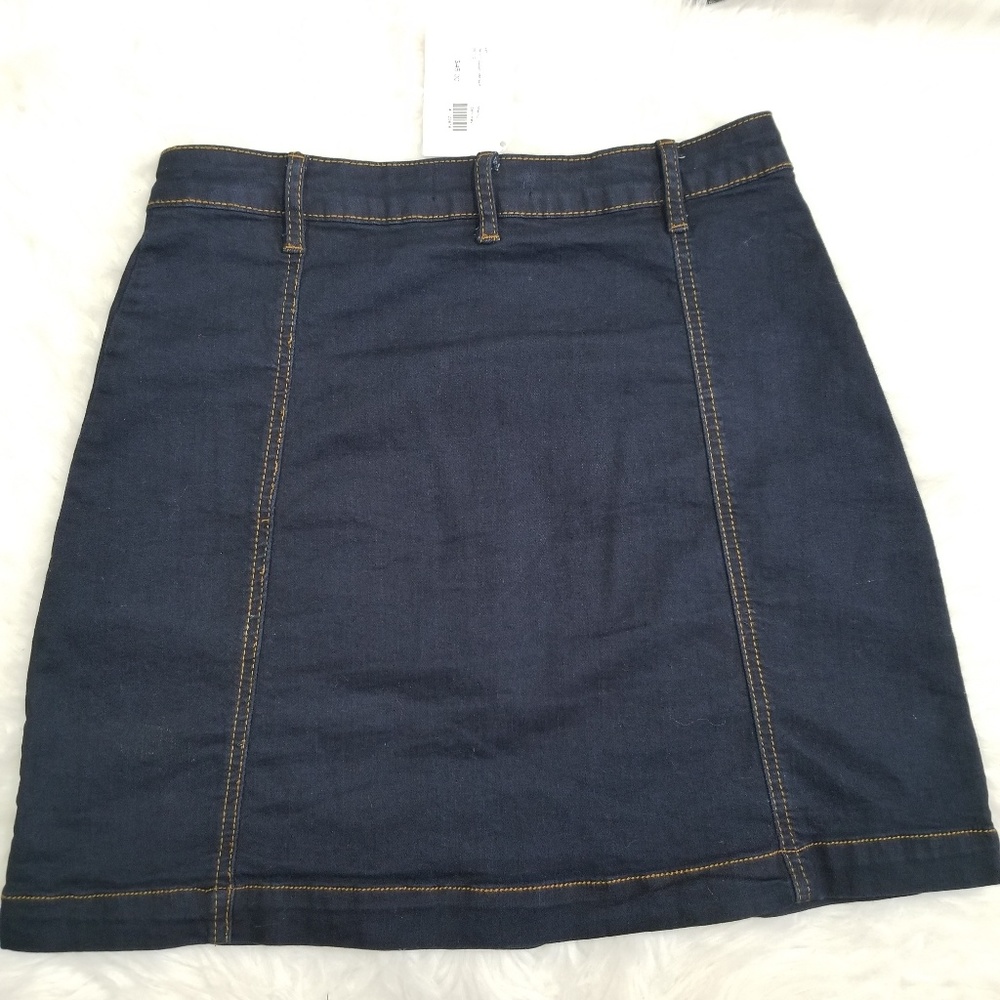 Henrigirl dark blue denim buttoned skirt.  Size M - Picture 4 of 8